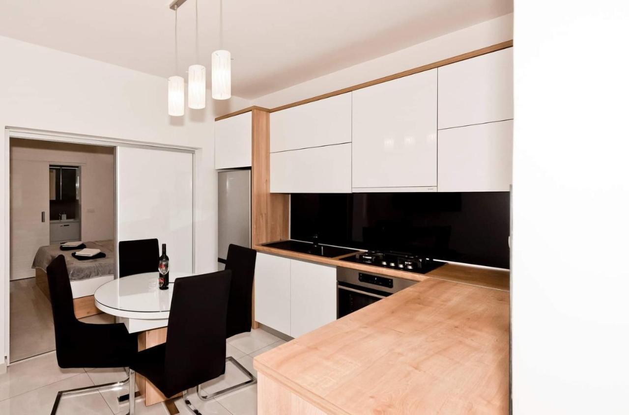 Apartment White Pearl Ražanac Buitenkant foto