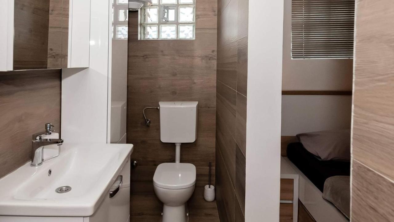 Apartment White Pearl Ražanac Buitenkant foto